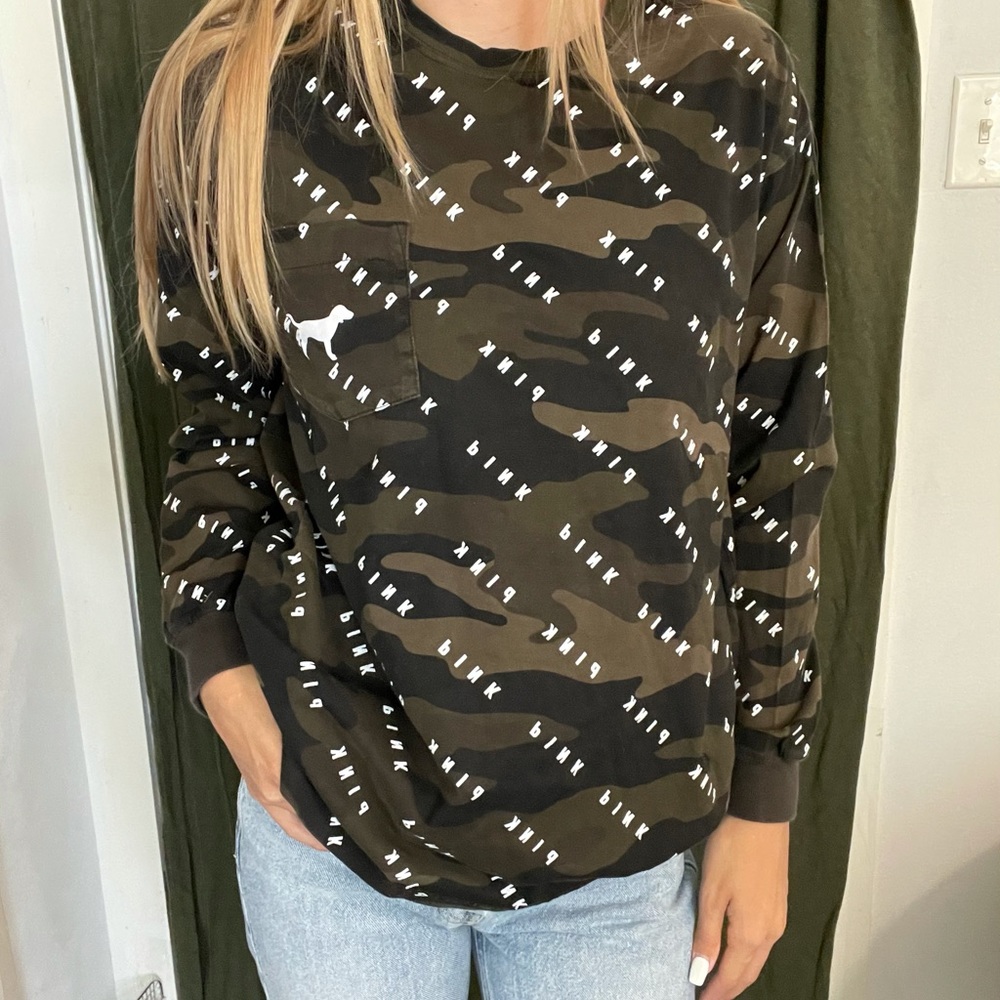 PINK camo long sleeve! so adorable ! size S